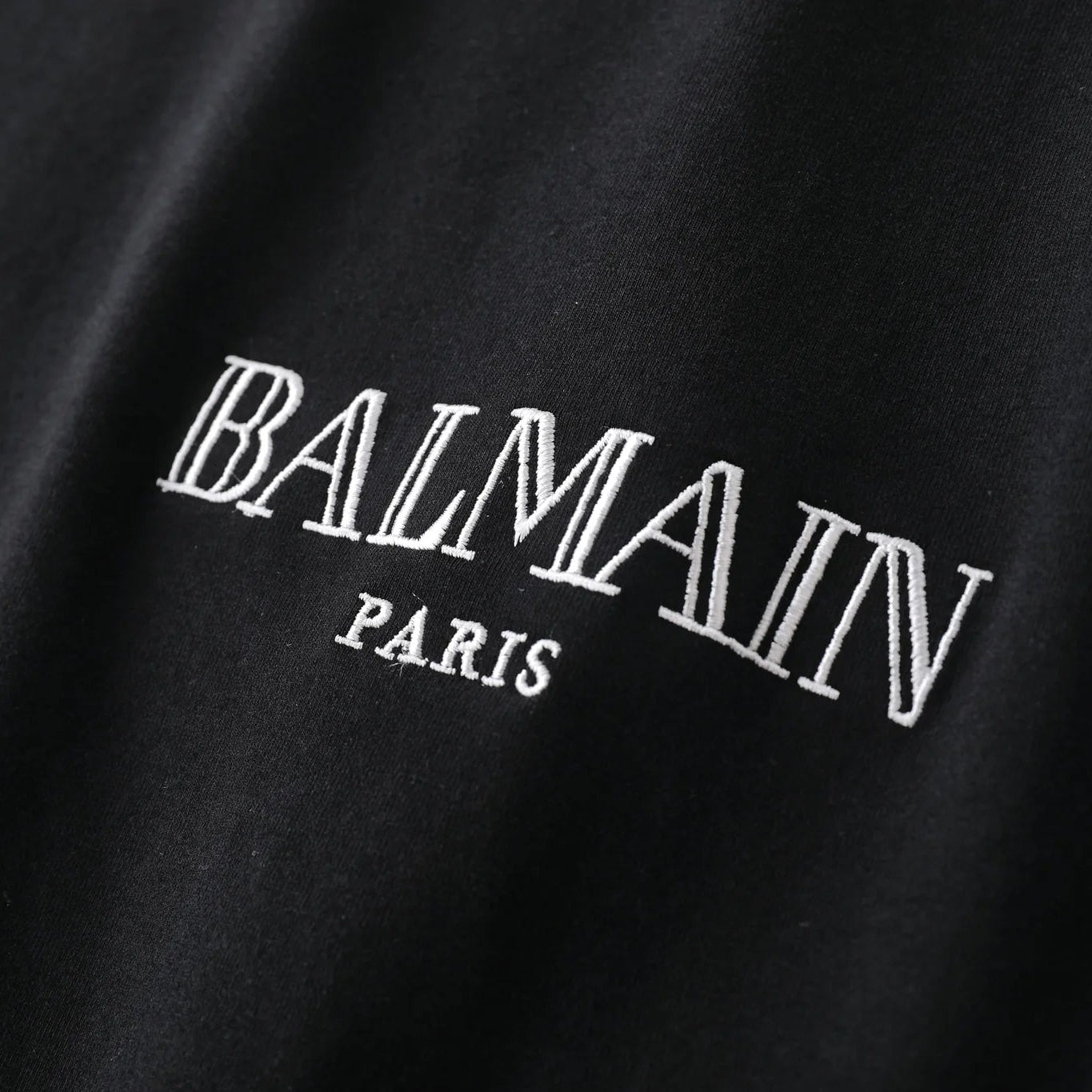 Balmain Paris con Logotipo "Medallion"