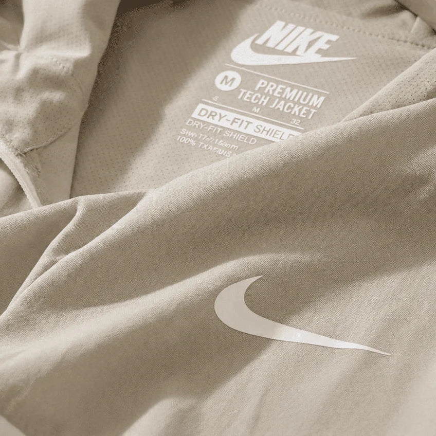 Nike Windrunner Essentials