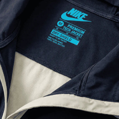 Nike Windrunner Essentials