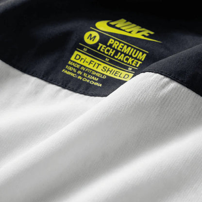 Nike Windrunner Essentials