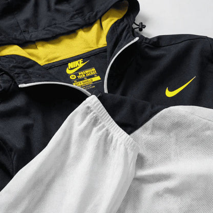 Nike Windrunner Essentials